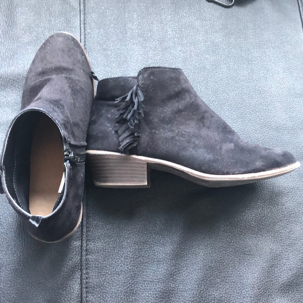 Black low heel ankle boots